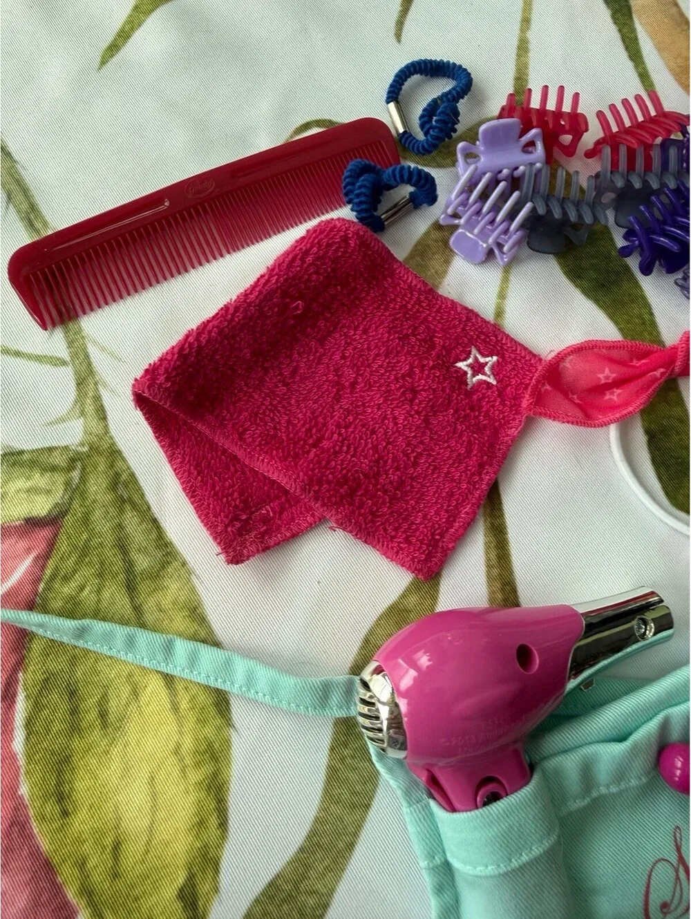 American Girl Doll Salon Stylist Set Hair Dryer Curlers Clip Apron B249